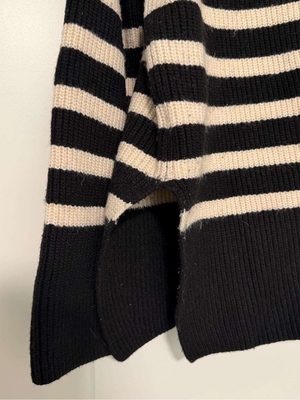 H&M Sweater - Picture 4 of 5